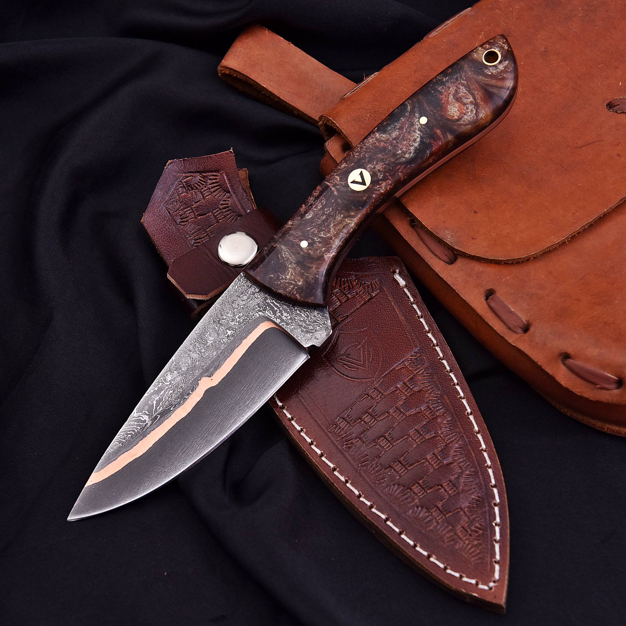 am-monarch-knife-and-sheath-flatlay.jpg
